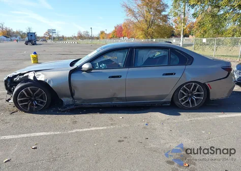 2024 BMW 740I xDrive z USA, uszkodzony, nr VIN WBA33EH08RCR00014